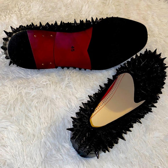 Men’s spike embellished dress shoe